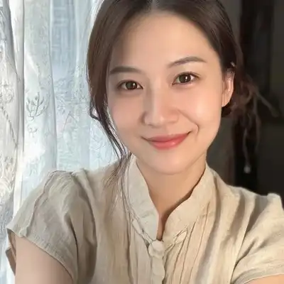 万巧嘉